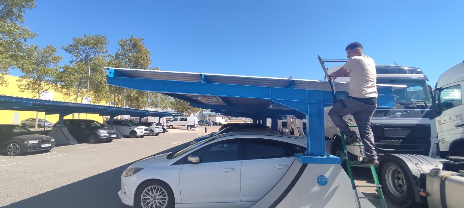 Estación de Aparcamiento Sostenible - Proyecto completado con ahorro del 95% en factura eléctrica