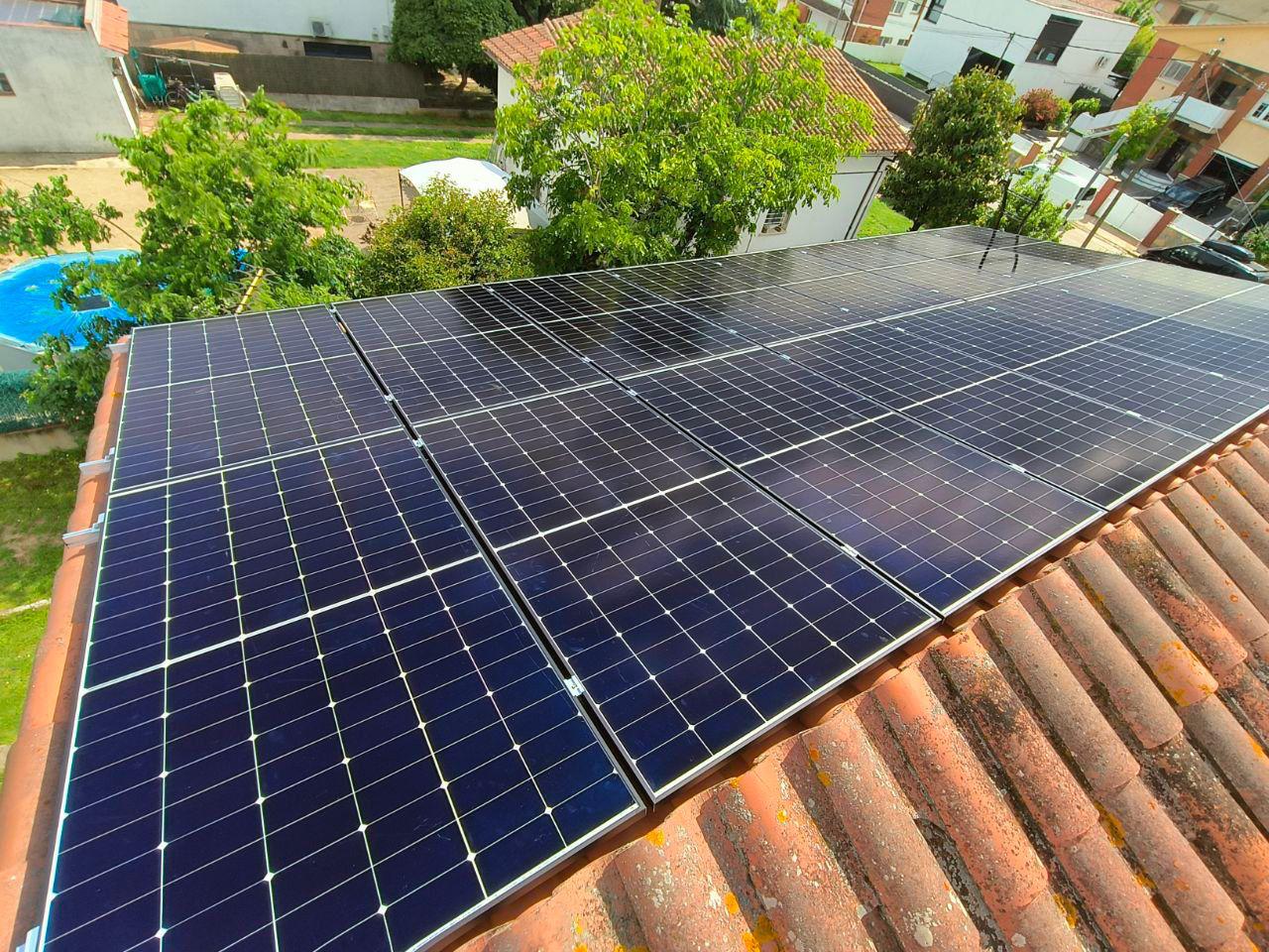 Instalación Residencial en Barcelona - Proyecto completado con ahorro del 85% en factura eléctrica